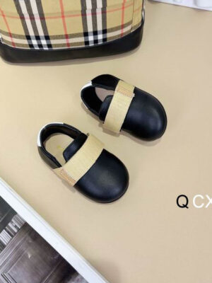 Burberry sz21-28 CX0501