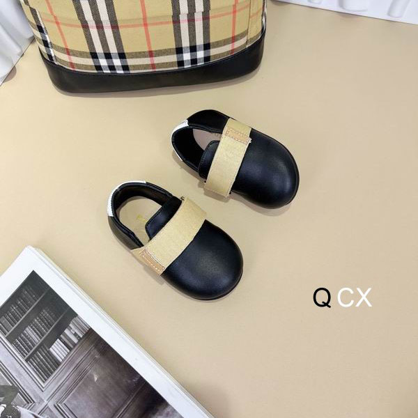 Burberry sz21-28 CX0501